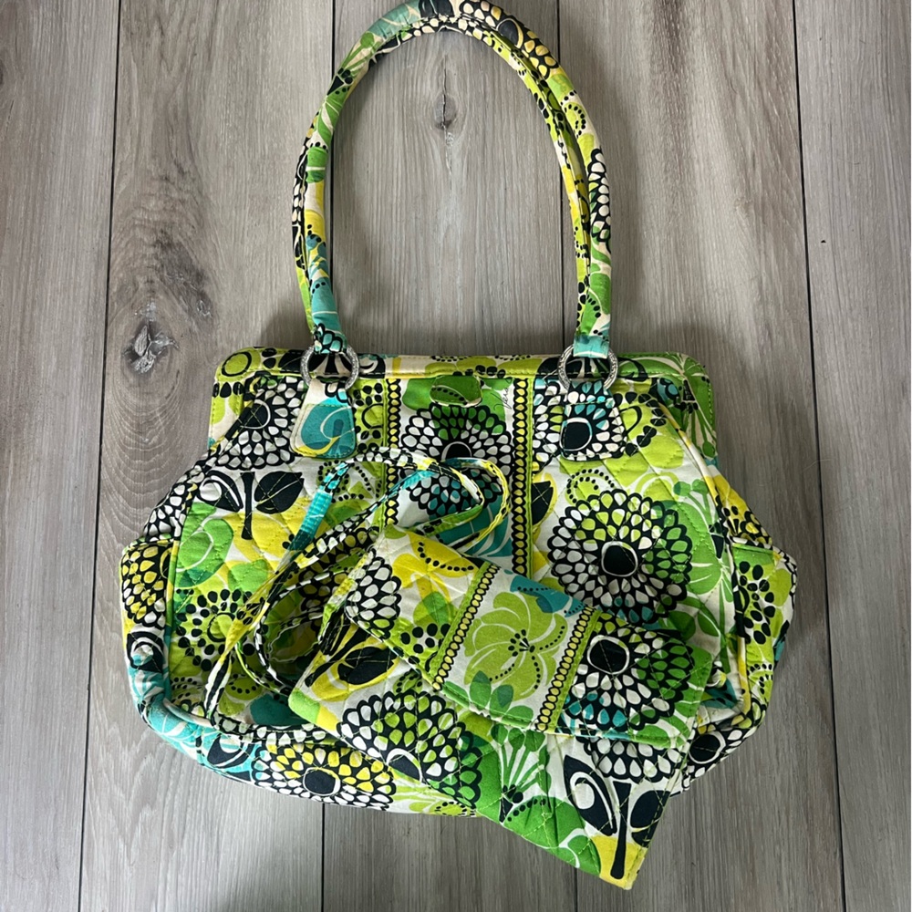 Vera Bradley Limes Up Frame Bag Purse & Wallet Quilted Green Floral Magnetic